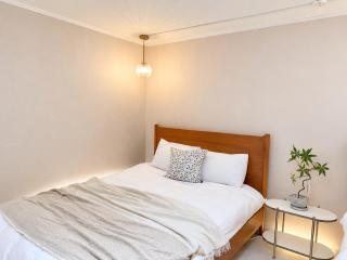 Cozy 2BR in Gangnam Near Eonju Station Up to 6 Guests - 6