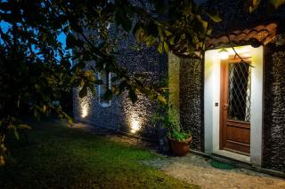 Charming House in Decollatura with Jacuzzi - 8
