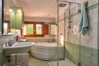 Charming House in Decollatura with Jacuzzi - 1