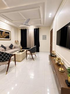 Luxury 2BR Apartments Faisalabad - 7