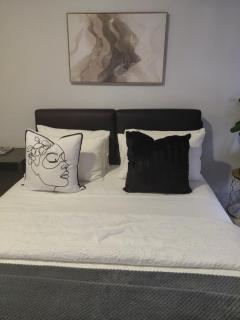 Desmelima Premier Living - 2