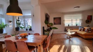 Charming Cottage w Terrace - 0