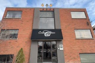 Chic Stay in Wortley – Walk to Downtown & Parks - 5