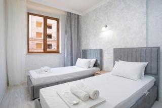 Stylish City Center Retreat Near Republic Square - Erevan - 6