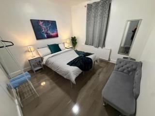 Holiday Home - 3 Bedroom House in Luton - For Families - Contractors - Tourist - Amazon Prime - 6