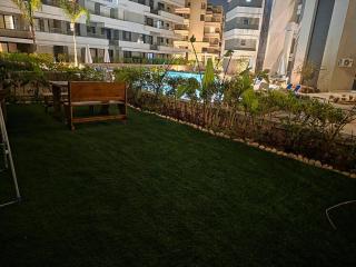 2 bedroom apartment 2 bathroom 4 beds with garden - 8