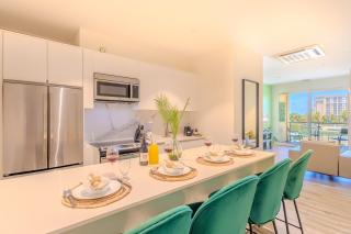 Ocean View 2BR, Palm Beach Strip - 6