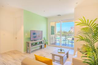 Ocean View 2BR, Palm Beach Strip - 5