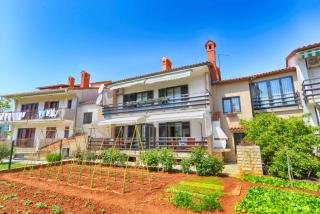 Apartments near Beach in Valbandon-Istrien 44752 - 9