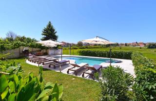 Apartments with Pool in Valbandon-Istrien 44694 - 9