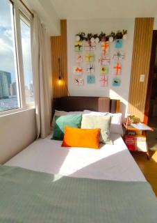 2BR Condotel in Ridgewood near NAIA Terminal 3, BGC and Venice with Pool, WIFI and Netflix - 6