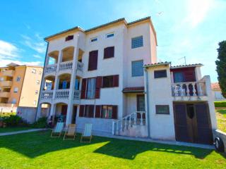 Apartments near Beach in Valbandon-Istrien 44759 - 8