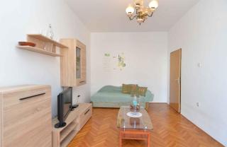Apartments with A - C in Peroj-Fazana (Region) 44726 - 7