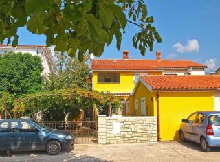 Apartments with A - C in Valbandon-Istrien 44738 - 9