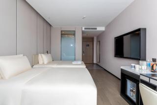 Atour X Hotel Zhuhai Gongbei Port High Speed Railway Station - 3