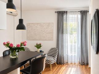 SplitStay Studio - 1 Min walk to Diocletian's Palace - 9