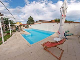 Apartments with Pool in Valbandon-Istrien 44727 - 8