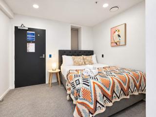 Cozy Inner City 1 Bed Studio Close to Sky Tower - 1