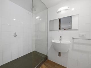Cosy Sandy Bay Manor Retreat - 4