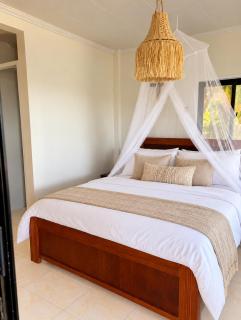 Hollywood Oceanfront Bed & Breakfast - 3