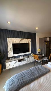Luxury Executive Studio Room at Gallery Apt - 8