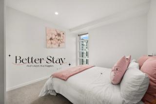 Sky High Harbour Views 2BR with Parking in Te Aro - 4