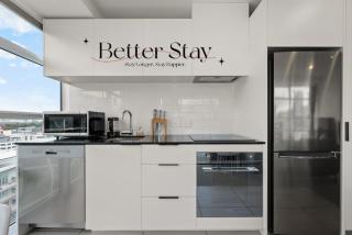Sky High Harbour Views 2BR with Parking in Te Aro - 2