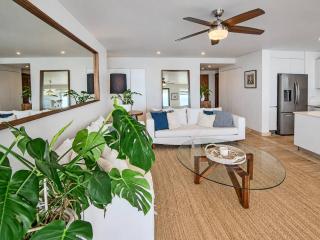 Lovely 3-bedroom beach front serviced apartment - 7