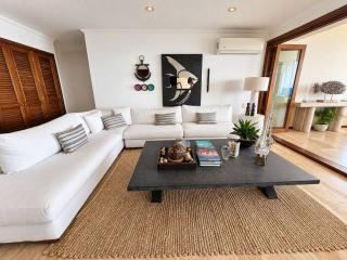 Beachfront Oasis with a View - 9