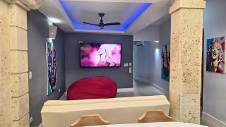 Walled City 5BR, Private Jacuzzi, 2 Balconies - 7