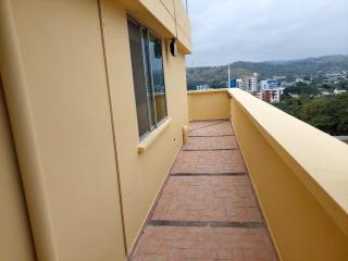 Departamento Familiar con Terraza Privada Frente al Mar - 4