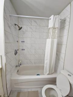 Modern Comfort in the Heart of the City - 7