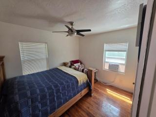 Dee's humble abode - 5
