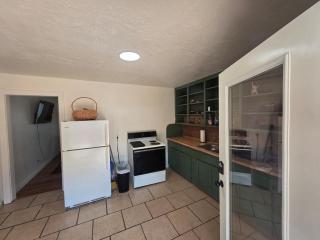 Dee's humble abode - 3