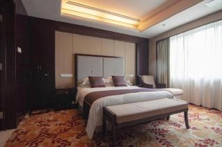 River & Holiday Chongqing Jindaoxia Hotel - 1