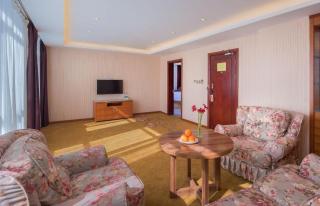 Vienna Hotel Tongliao Ke'erqin - 1
