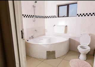 Rosebuds Guesthouse - 8