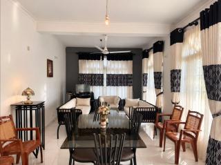 2-Bedroom Apartment in Kandy with Garden - 2