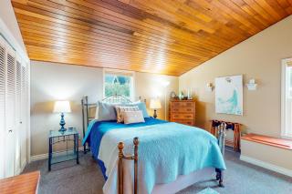 Oceanfront Home with Private Hot Tub Ocean Views Fireplace & Beach Access Path - 6