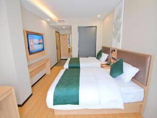 GreenTree Inn Express Zhangjiagang Hexing Town Shazhou Professional Institue of Technology - 4