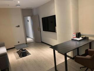 Borrman Hotel Golden Crown Liuzhou Wuxing Pedestrian Street - 9