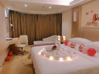 Vienna Hotel Guangxi Zhongshan Central Plaza West High-Speed Railway Station - 2