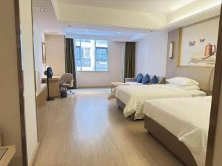 Vienna Hotel Sichuan Ganzi 318 National Highway Yajiang - 1