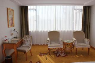 Vienna Hotel Guangdong Zhaoqing Sihui Center Jade Expo Market - 1