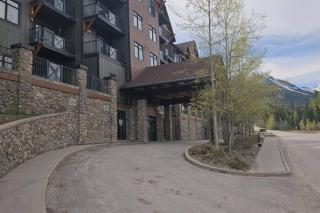 Ski and Stay MTN Getaway Sleeps 4 Hot tub and Gym - 8
