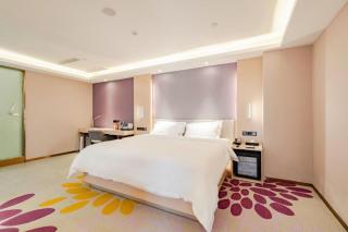 Lavande Hotel Wuhan Houhu Avenue Xingye Road - 4