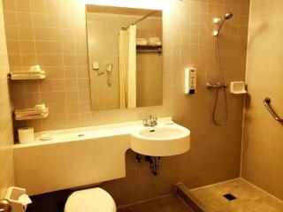 Jinjiang Inn Jiaxing South Lake - 2