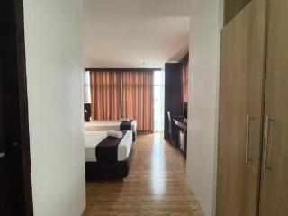 Capitol Central Hotel and Suites - 2