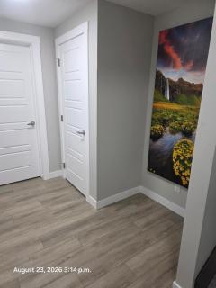 Modern 2BR Suite King Bed Private Entrance Brand New - 4