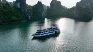 Swan Bai Tu Long - Ha Long Bay Cruise - 9